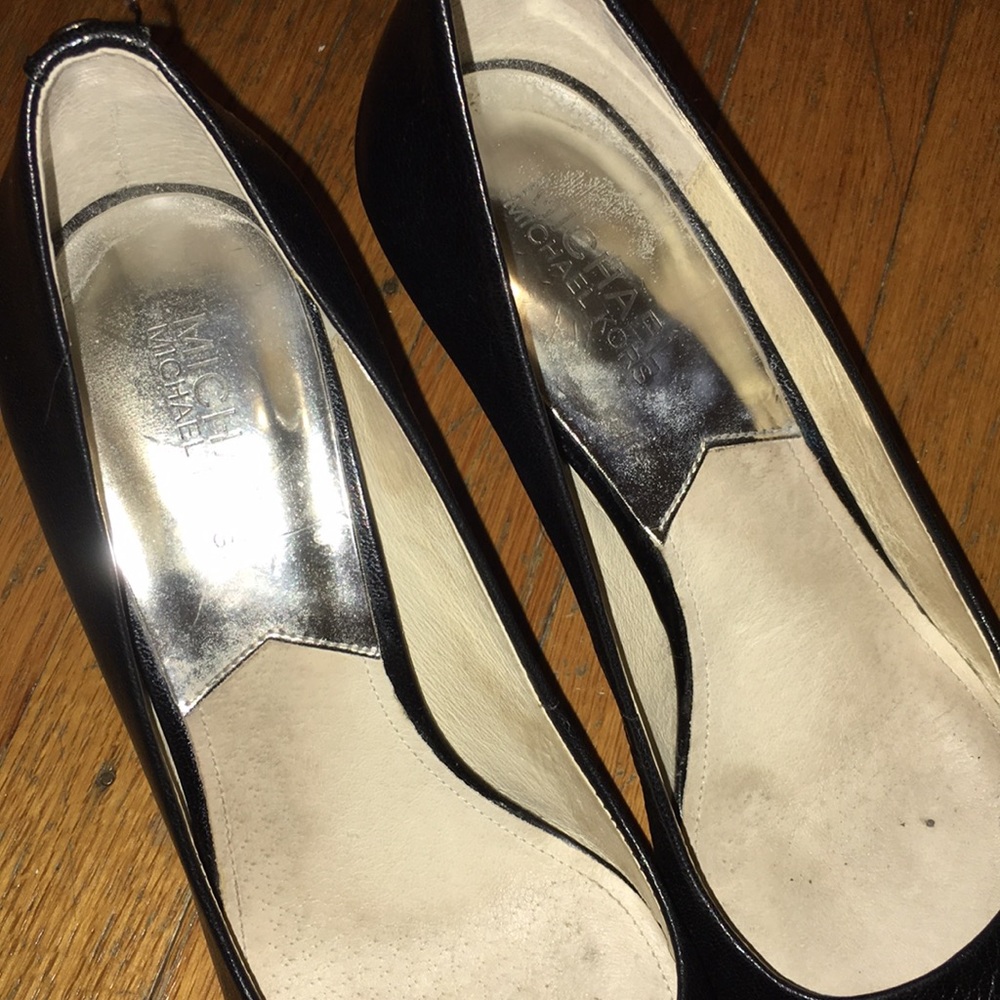 Shoe